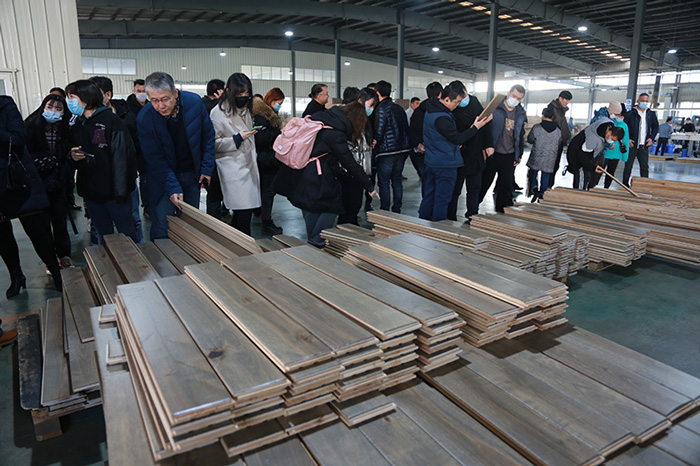 Z6人生就是博地板出产车间